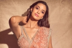Mahesh Babu, Meenakshi Chaudary, meenakshi chaudary in talks for guntur kaaram, Pooja hegde