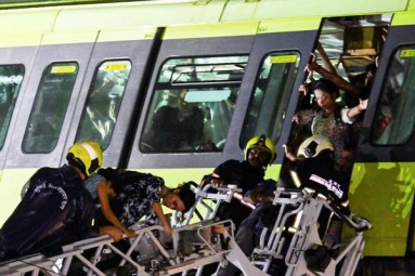 800 Evacuated from 2 Mumbai Monorail Trains