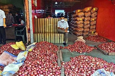 After Tomato Now Onion Prices Create Havoc