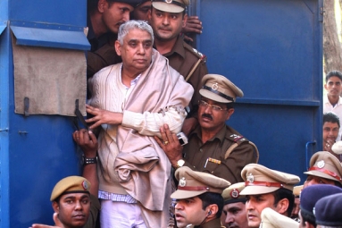 Self-Styled Godman Rampal Gets Life Imprisonment