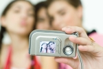 Selfie lands woman in to trouble, UAE news, selfie got a woman into trouble in uae, Sharjah police