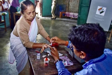 Andhra Pradesh Votes till Midnight Owing to Malfunctioning of EVMs