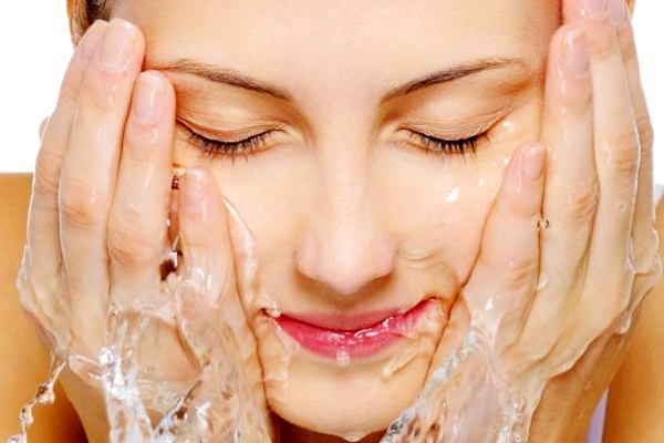 Right way to cleanse your face },{Right way to cleanse your face