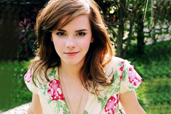 Emma Watson suffer another oops moment},{Emma Watson suffer another oops moment