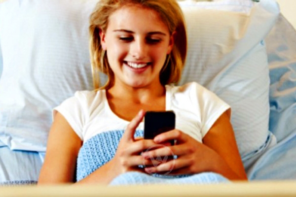 Phone Works as Anesthesia - You can text a stranger during surgery! },{Phone Works as Anesthesia - You can text a stranger during surgery!