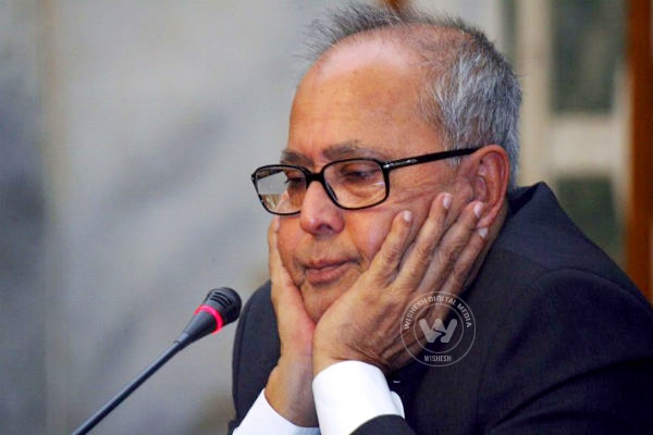 Is Pranab Mukherjee trying to fit into Modi bandwagon? },{Is Pranab Mukherjee trying to fit into Modi bandwagon?