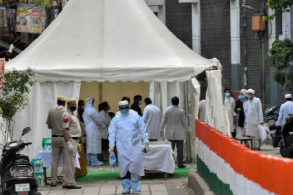 300 suspects isolated in hospital following death reports from Nizamuddin mosque gathering