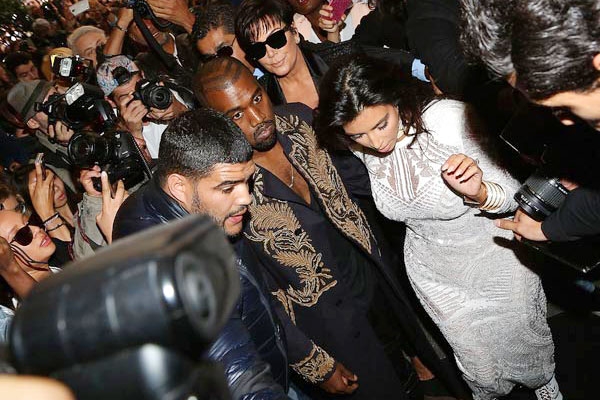 Celebrity prankster Vitalli Sediuk now targets Kim Kardashian},{Celebrity prankster Vitalli Sediuk now targets Kim Kardashian