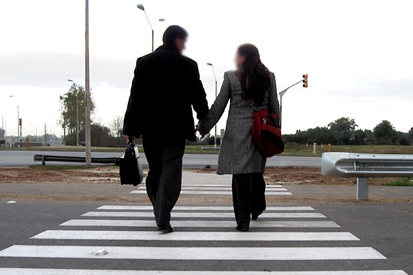 Signs of an 'extramarital' affair},{Signs of an 'extramarital' affair