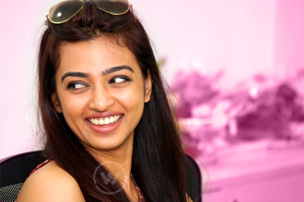 I Saw and Laughed at my nude video: Radhika Apte},{I Saw and Laughed at my nude video: Radhika Apte