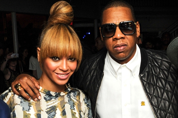Jay Z, Beyonce demand 2 million dollars to attend Kim-Kanye's wedding},{Jay Z, Beyonce demand 2 million dollars to attend Kim-Kanye's wedding