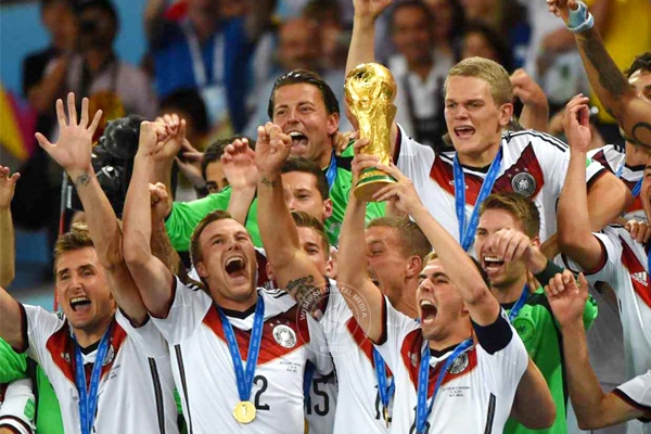 Germany crowns FIFA 2014 title},{Germany crowns FIFA 2014 title