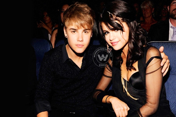 Selena gets emotional on Instagram after split with Bieber},{Selena gets emotional on Instagram after split with Bieber