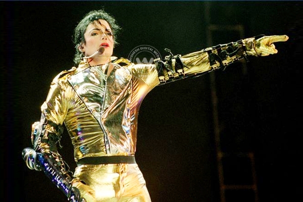 Michael Jackson tops Forbes list of top-earning dead celebs},{Michael Jackson tops Forbes list of top-earning dead celebs