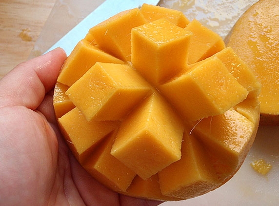 How to Cut a Mango?