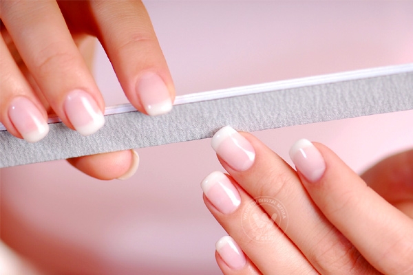 Simple tips for beautiful nails},{Simple tips for beautiful nails
