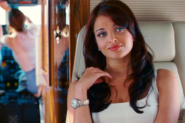 Aishwarya Rai to Reveal Jazbaa Look},{Aishwarya Rai to Reveal Jazbaa Look