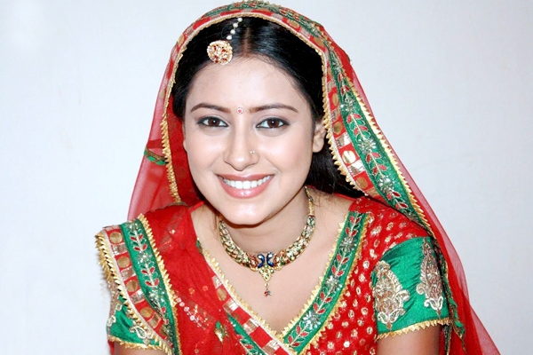 Pratyusha Banerjee kills herself due to financial distress