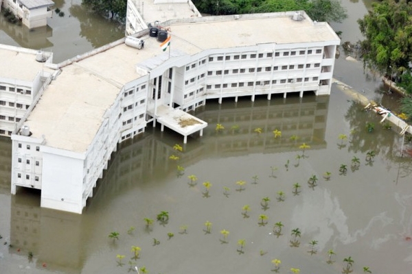 IT Firms Move Critical, Personnel Workloads Of Chennai To Other Sites},{IT Firms Move Critical, Personnel Workloads Of Chennai To Other Sites