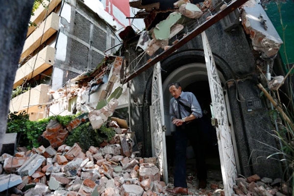 Deadly Earthquake hits Mexico and causes heavy destruction