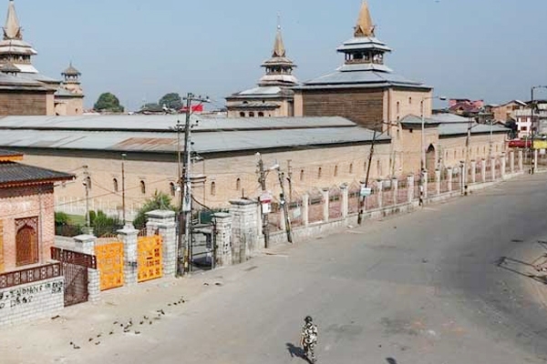Kashmir Valley under Curfew on Eid, 1 Dead in Clashes