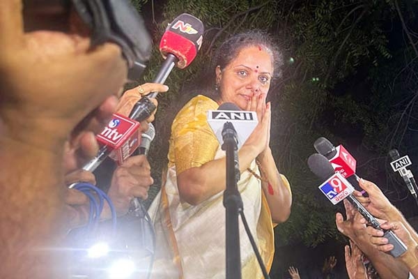 Kavitha makes strong statements after being released from Jail