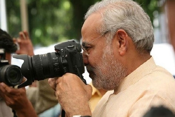 Narendra Modi Claims He Used ‘Digital Camera, Email in 1980s’, Gets Slammed by Critics