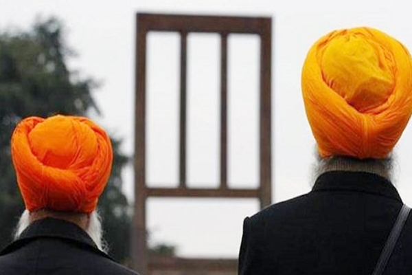 SC says, Sikh communityare “pride of the nation”},{SC says, Sikh communityare “pride of the nation”