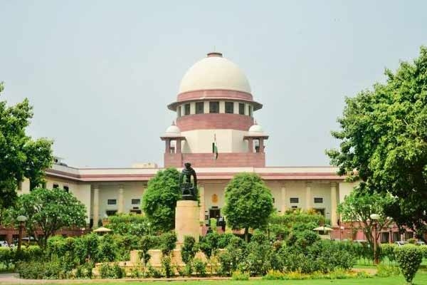 Supreme Court Issues warning to Kolkata Police Commissioner