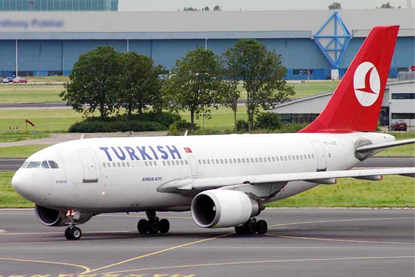 Bomb threat - Turkish plane makes emergency landing