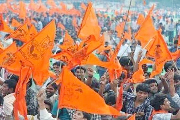 Eight lakh Hindus undergoing religious conversion each year, claims VHP leader },{Eight lakh Hindus undergoing religious conversion each year, claims VHP leader