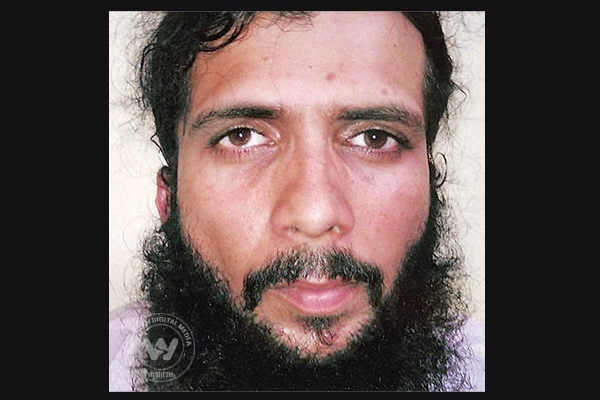 Short-skirts incited Indian Mujahideen to attack Jama Masjid},{Short-skirts incited Indian Mujahideen to attack Jama Masjid