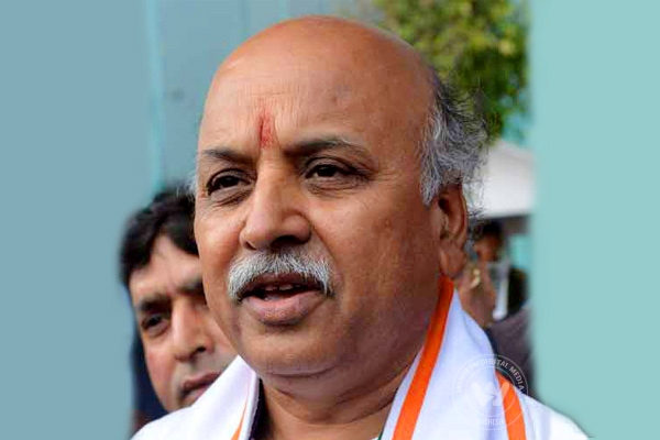Is Pravin Togadia trying to derail Modi's PM ambitions?},{Is Pravin Togadia trying to derail Modi's PM ambitions?