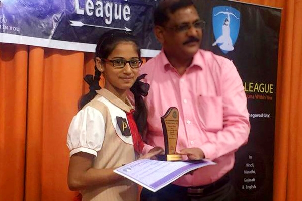 Muslim Girl from Mumbai wins the contest about Bhagawad Gita},{Muslim Girl from Mumbai wins the contest about Bhagawad Gita