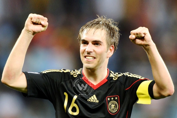 Germany captain Philipp Lahm retires},{Germany captain Philipp Lahm retires