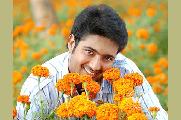 Telugu actor Uday Kiran hangs himself},{Telugu actor Uday Kiran hangs himself