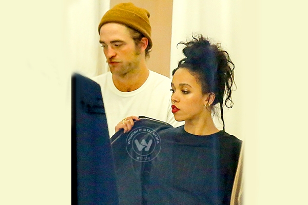 Robert Pattinson plans to move back to London},{Robert Pattinson plans to move back to London