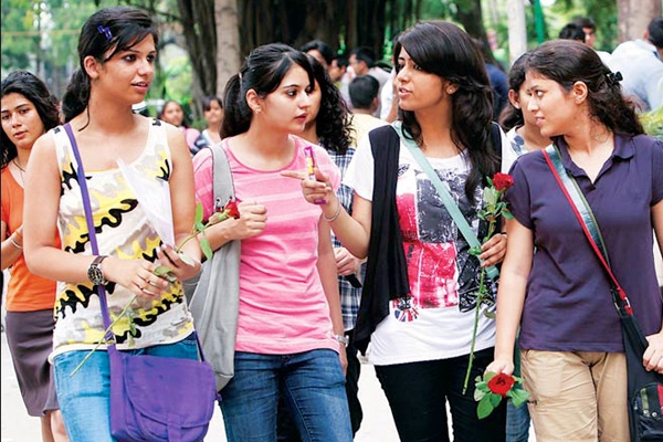Latest developments in Delhi University's FYUP admissions row },{Latest developments in Delhi University's FYUP admissions row