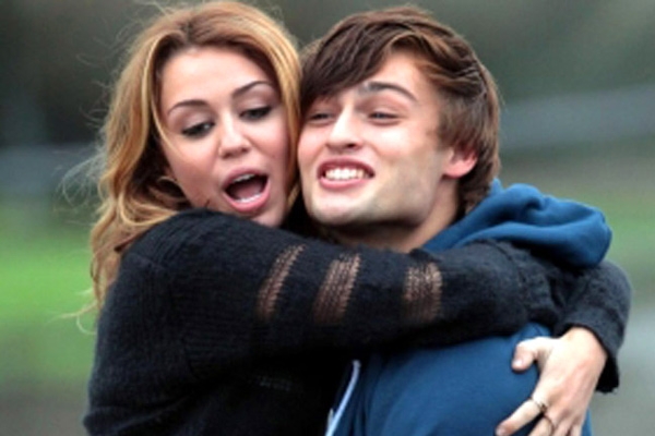 Miley Cyrus dating Douglas Booth?},{Miley Cyrus dating Douglas Booth?