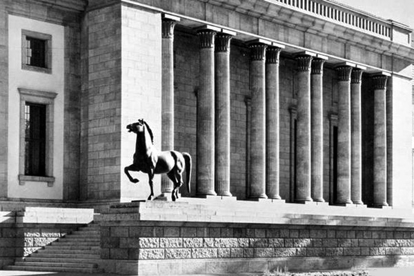 Mystery of Hitler’s horses},{Mystery of Hitler’s horses