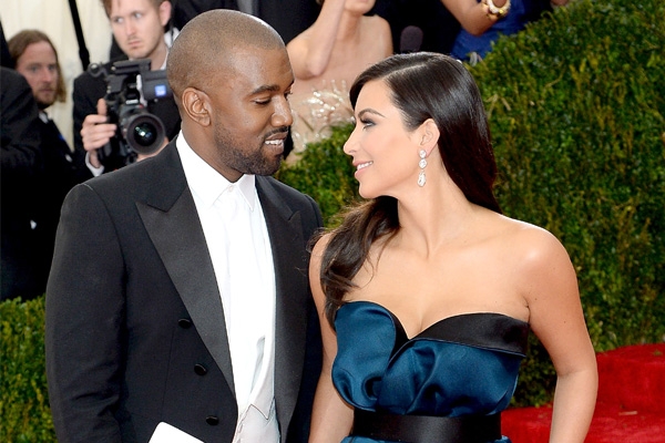 Eiffel Tower to witness Kim Kardashian, Kanye West bond renewal!},{Eiffel Tower to witness Kim Kardashian, Kanye West bond renewal!