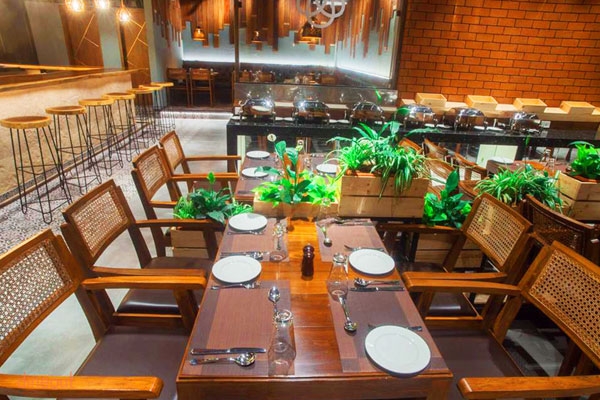 Here are the Facts on link between Dining out and Contracting COVID-19