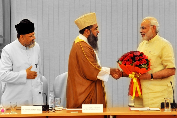 125 Crore Indians including minorities are important for us: Modi with Muslim Leaders},{125 Crore Indians including minorities are important for us: Modi with Muslim Leaders