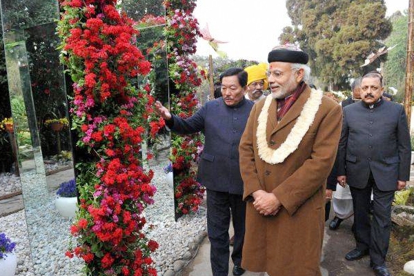 “Don't let me become delicate like a flower,” says PM Modi},{“Don't let me become delicate like a flower,” says PM Modi